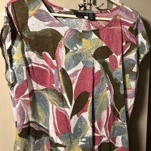 Tahari XL floral linen tee